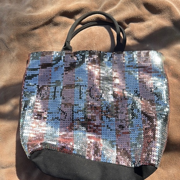 Victoria's Secret Handbags - Victoria Secret Sequin Tote Bag​​